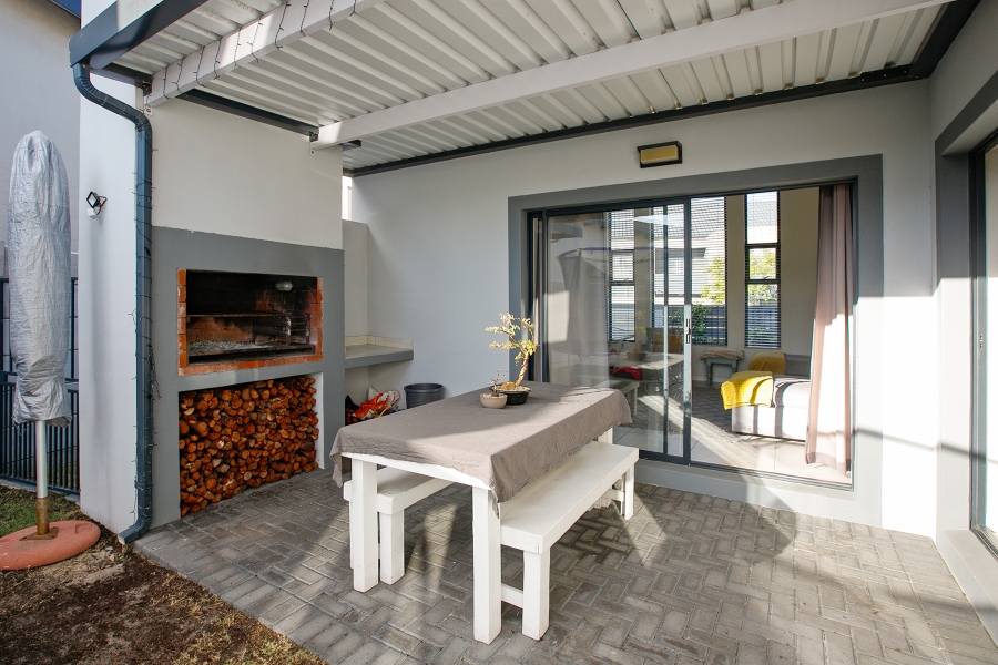 3 Bedroom Property for Sale in Parklands North Western Cape